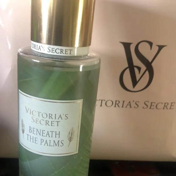 Victoria's Secret Beneath the palm - Picture 6 of 8